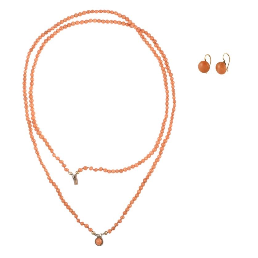 Necklace and earrings set with coral beads. (1 of 2)