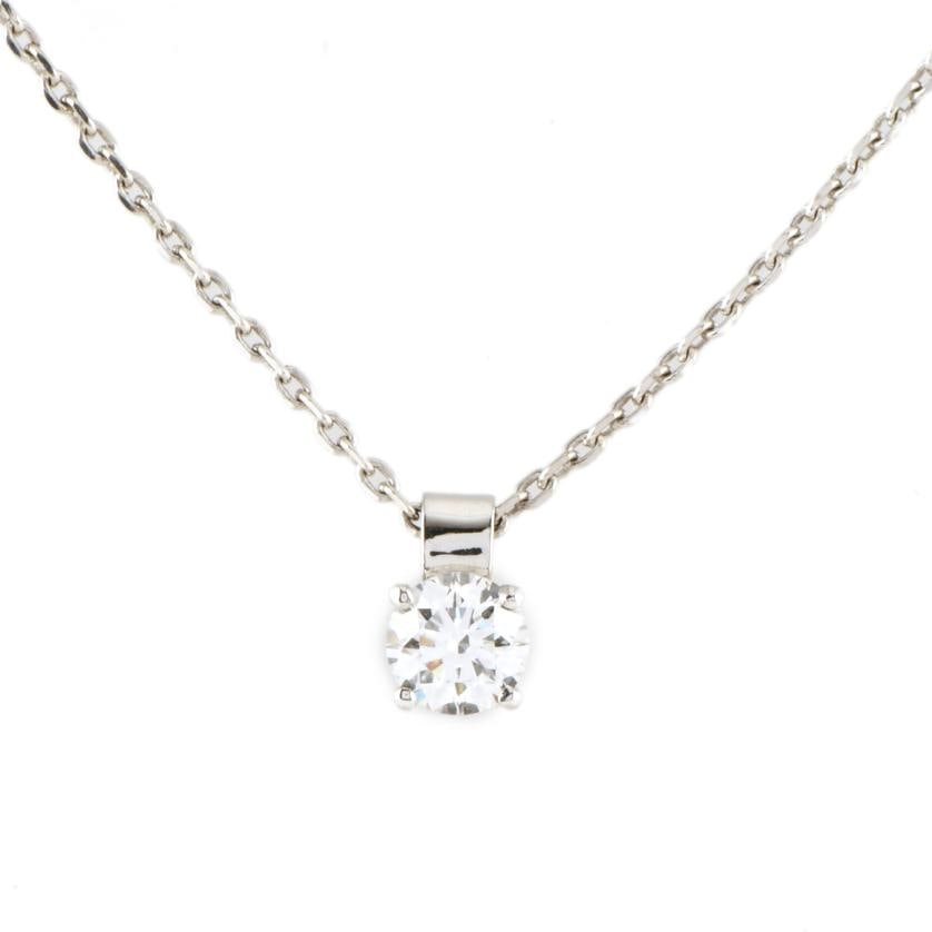 Necklace with a solitaire diamond pendant. (1 of 2)