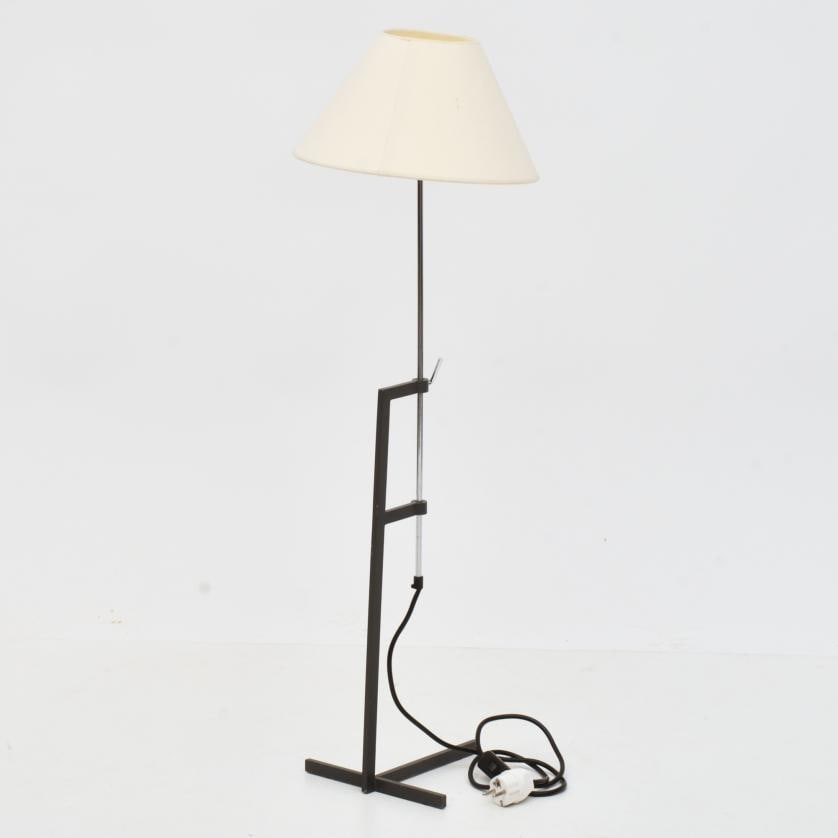 JAUME TRESSERRA (BARCELONA, 1943) Dimmable table lamp. (1 of 1)