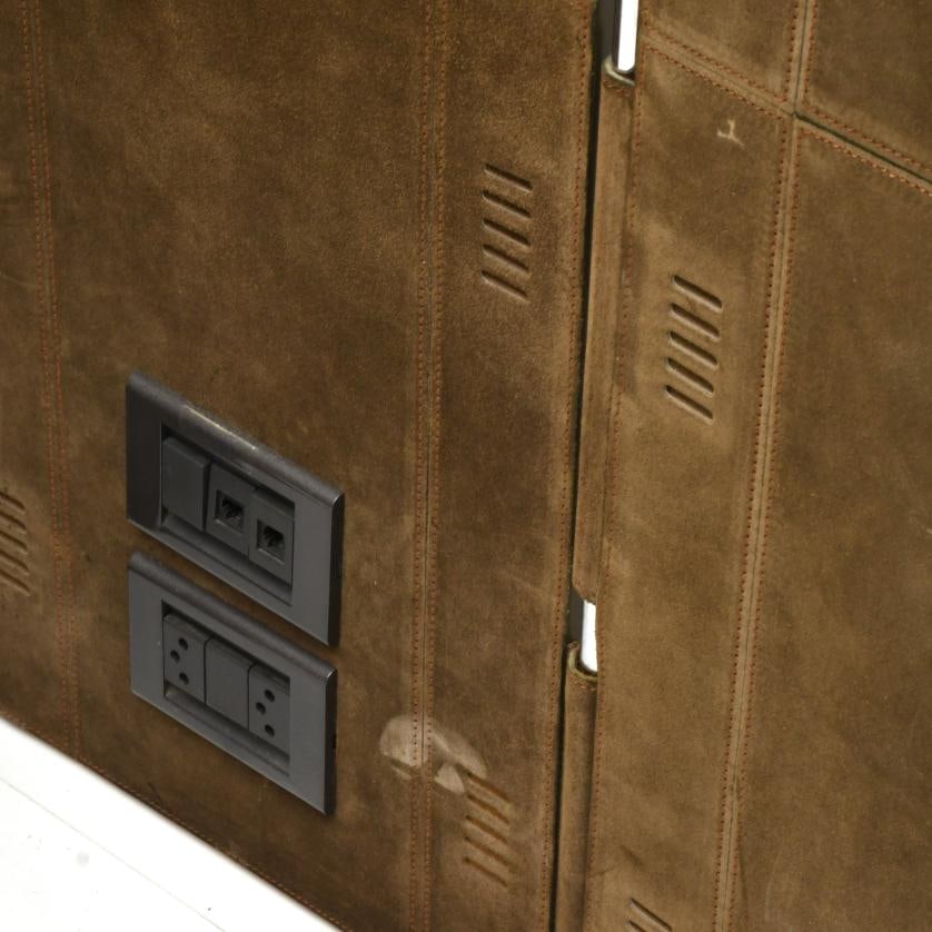 JAUME TRESSERRA (BARCELONA, 1943) Headboard-accordion. (1 of 3)