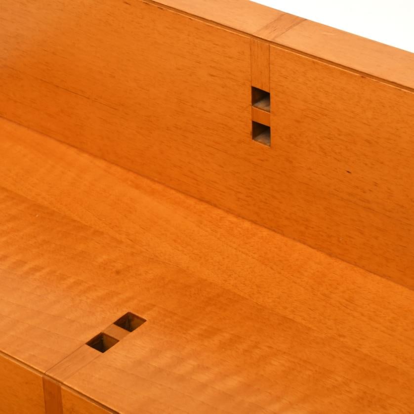 JAUME TRESSERRA (BARCELONA, 1943) Side table. (1 of 4)