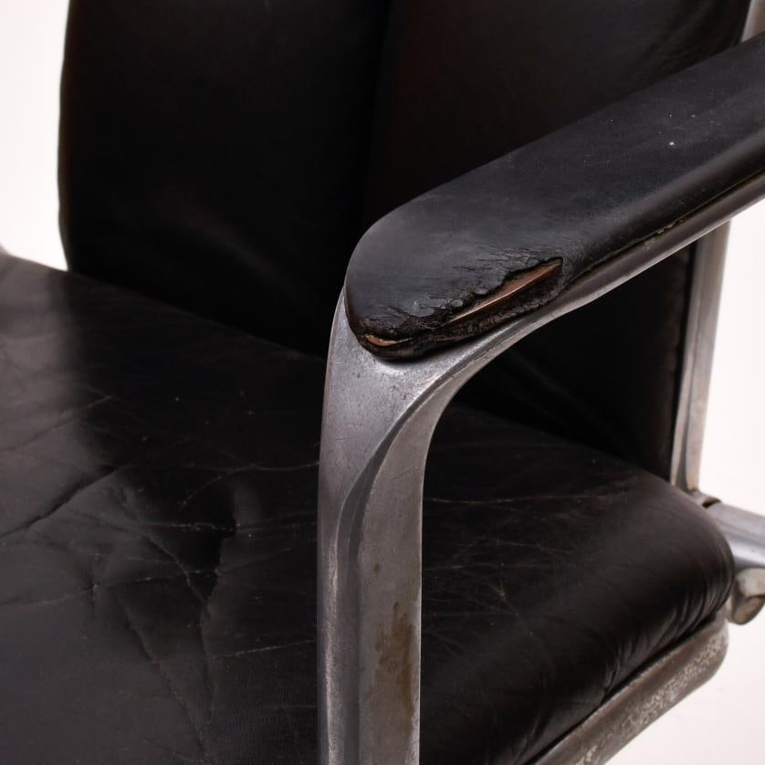 HILLE, 'Supporto' chair (1 of 2)