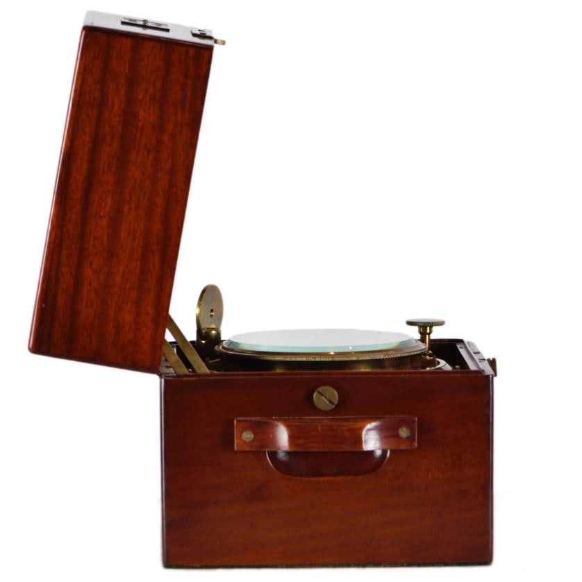 POLJOT. Ship's chronometer clock, circa 1947–1970. (1 of 5)