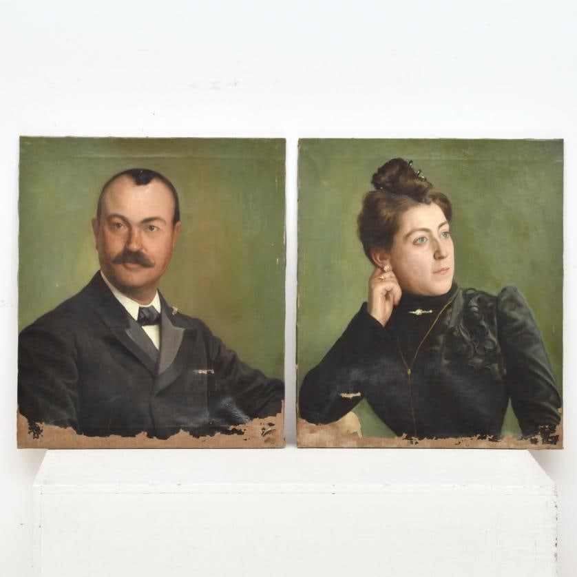 EARLY 20TH CENTURY SPANISH SCHOOL. Pair of portraits of a couple. (1 of 6)