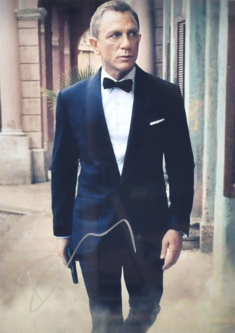 Nicola Dove (New Zealand). James Bond: No Time to Die. 2021. (1 of 3)