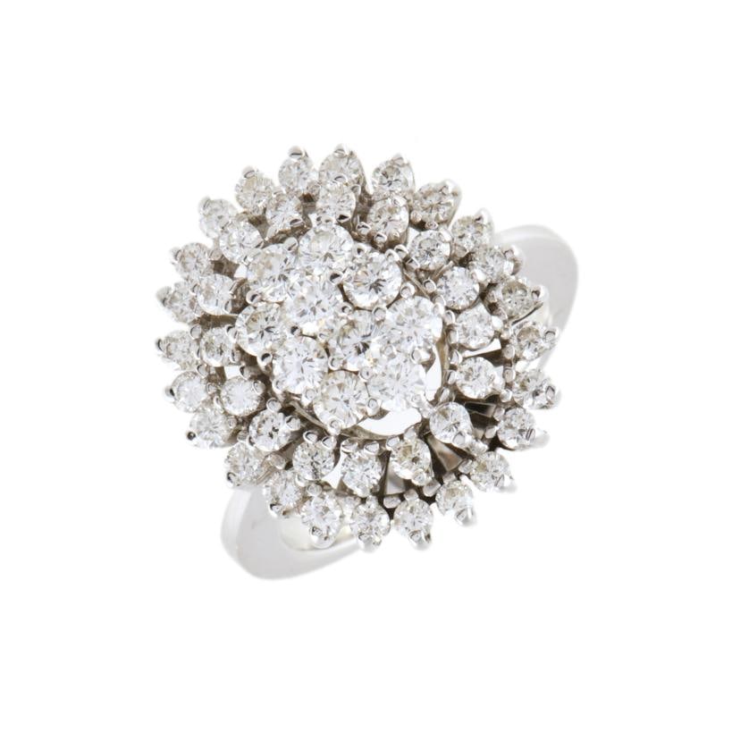 Ring with a large diamonds rosette. (1 of 2)