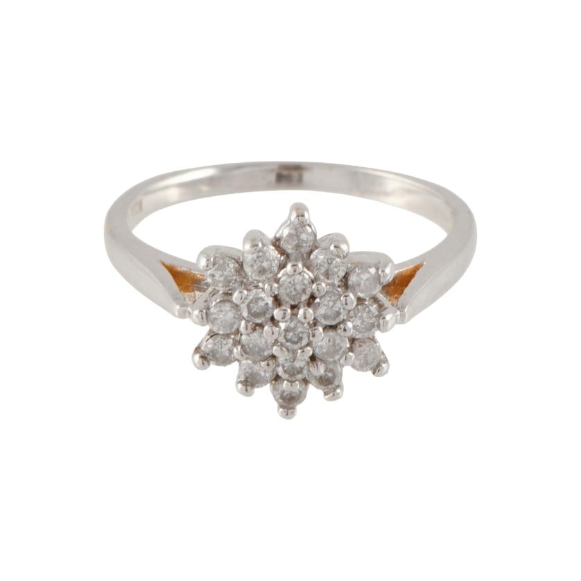 Diamonds rosette ring.: 18 kt white gold. Brilliant cut diamonds. Size 15/55.