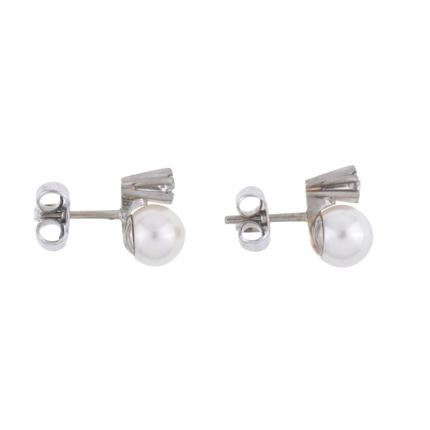 You and me earrings with pearls and diamonds. (1 of 1)