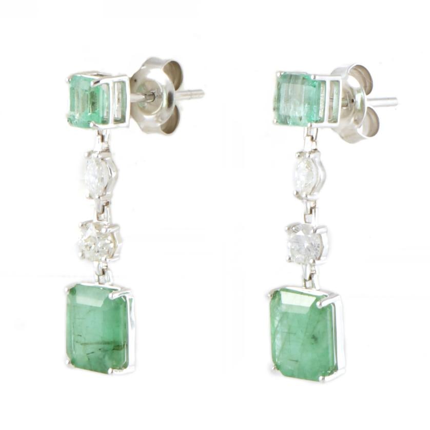 Long earrings with emeralds and diamonds. (1 of 1)