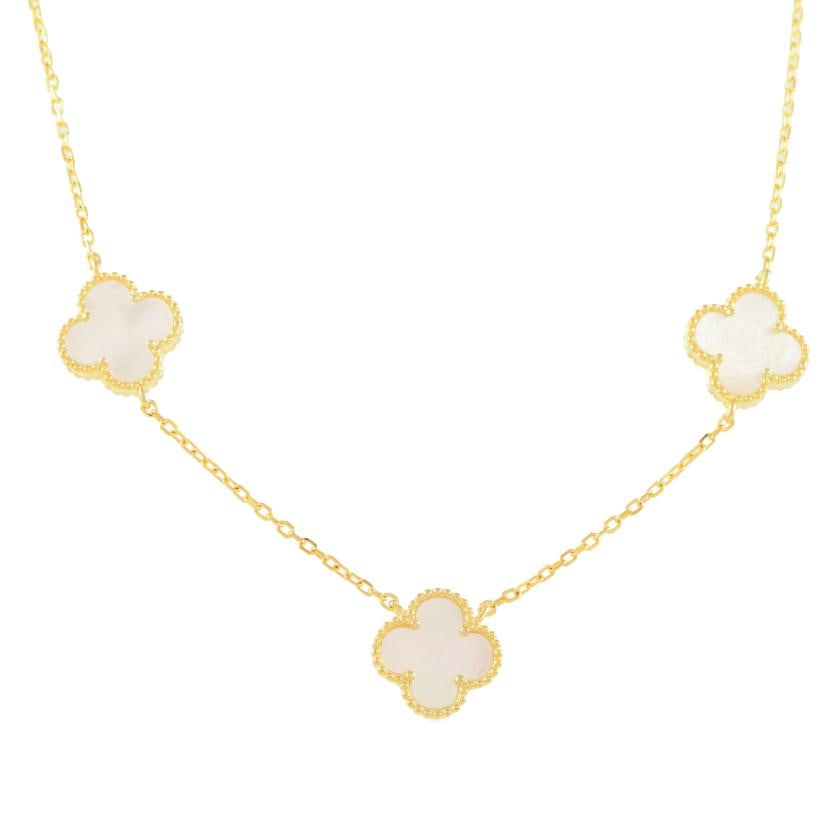 Necklace with clover-shaped pendants with mother-of-pearl.: Over-gilded 925 silver. Links chain with carabiner clasp. Length when closed: 23 cm.