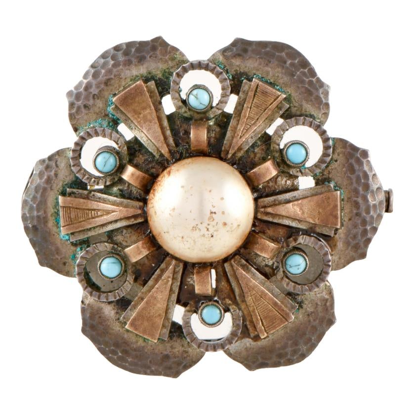 Modernist brooch: 925 silver. Natural turquoise pearls. Weight: 15.9 gr.