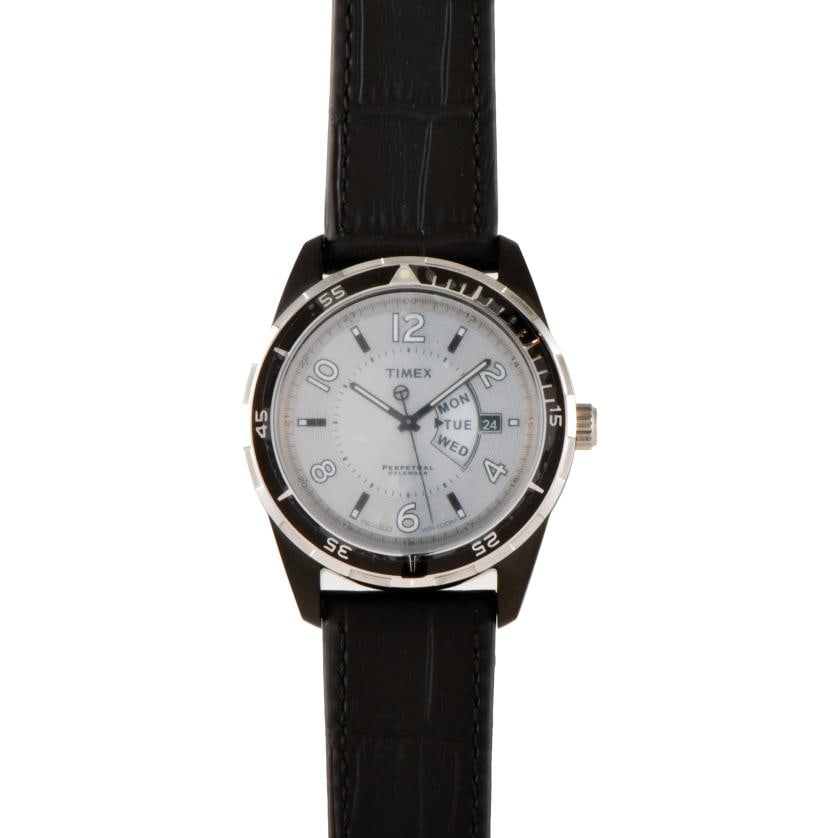 TIMEX. Perpetual Calendar. Wristwatch. (1 of 2)