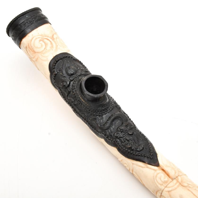 20TH CENTURY CHINESE SCHOOL. Opium pipe.: Bone. Wear and tear. 39.5 cm.