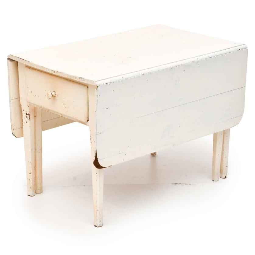 Folding dining table. (1 of 4)