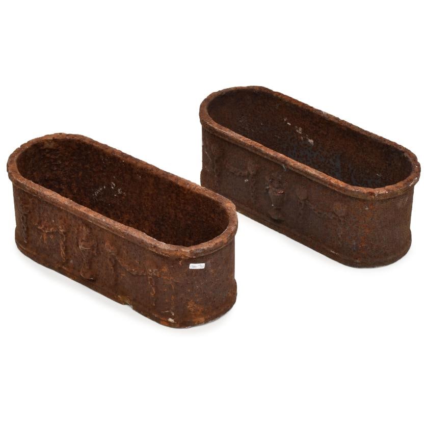 Pair of kraters.: Polished iron. With flaws. 13 x 36 x 14 cm.