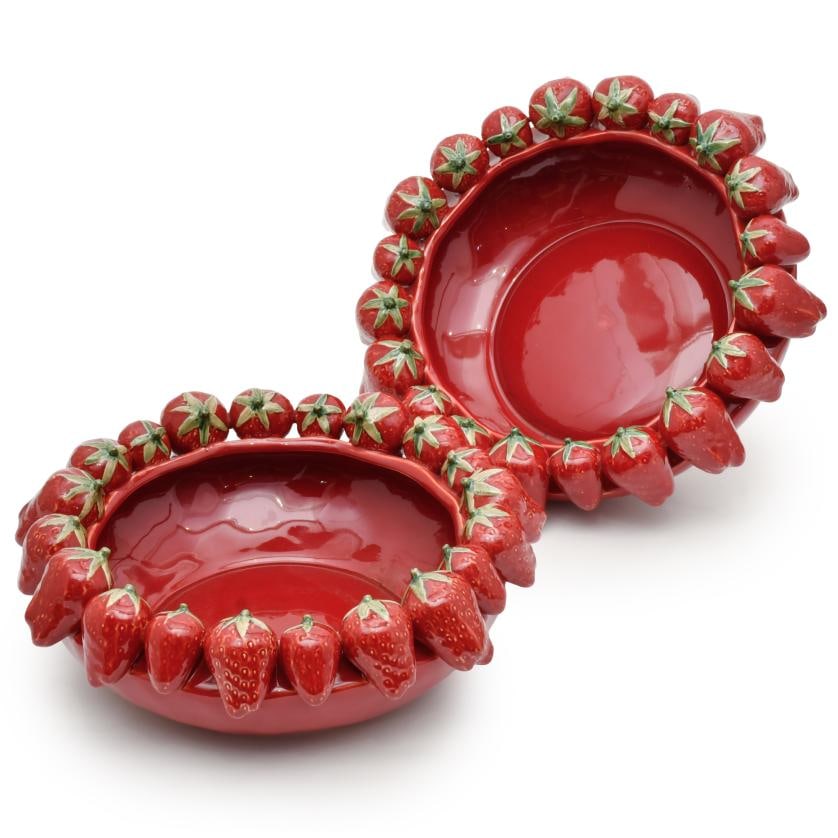 AFTER MODELS BY BORDALLO PINHEIRO. Pair of centrepieces with strawberries. (1 of 2)