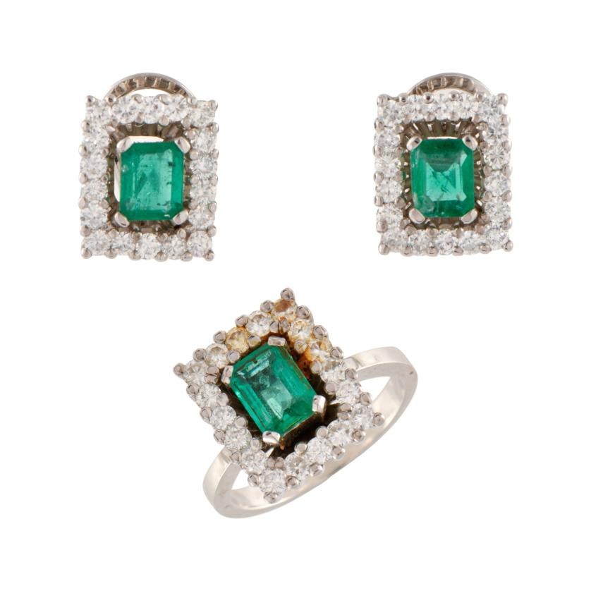 Ring and earrings set with emeralds and diamonds square rosette. (1 of 1)