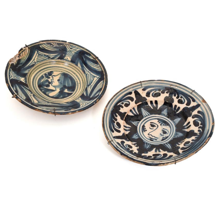 Set of two Catalan dishes, 17th-18th centuries. (1 of 2)