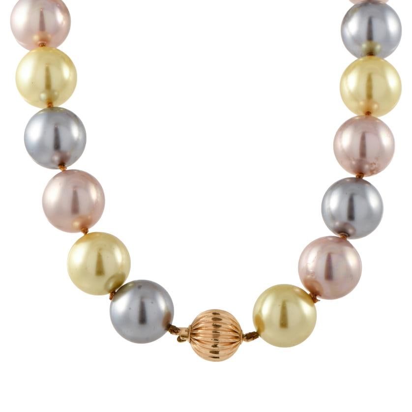 Coloured pearls necklace.: Synthetic pearls.Gold clasp.