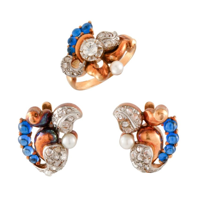Earrings and ring set, 1970's.: 18 kt yellow gold and white gold views. Brilliant and old cut diamonds.Catalan clasp.Ring size: 23/63.