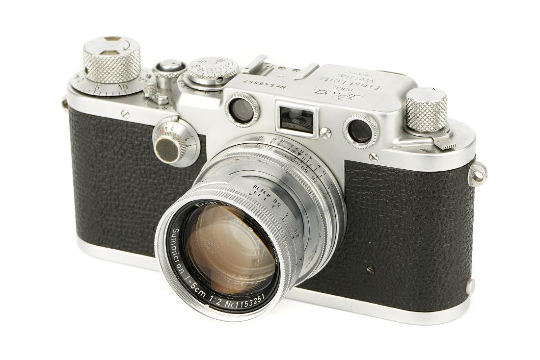 A Leica IIIf Black Dial Rangefinder Camera, (1 of 4)