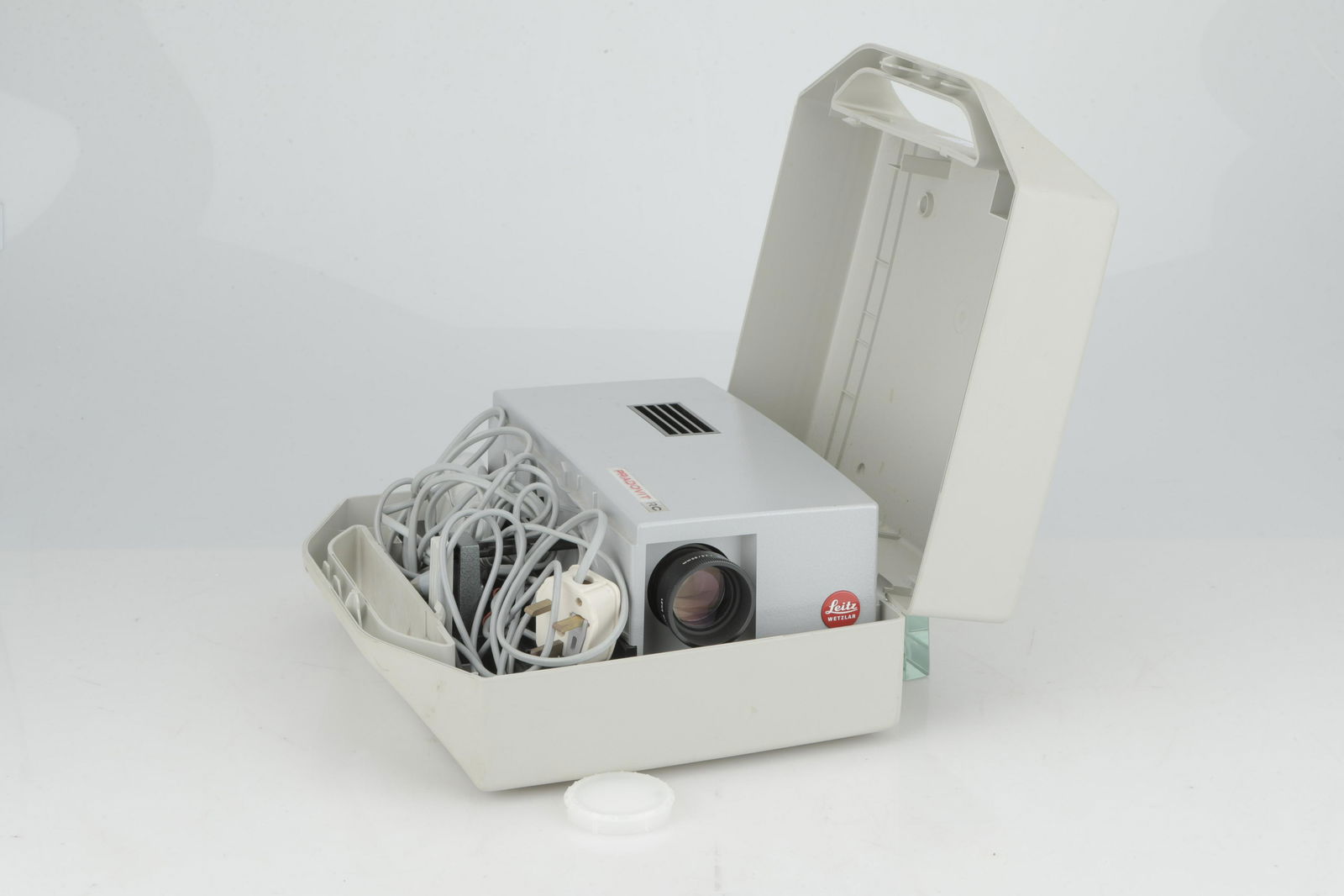 A Leitz Pradovit RC Projector, (1 of 1)