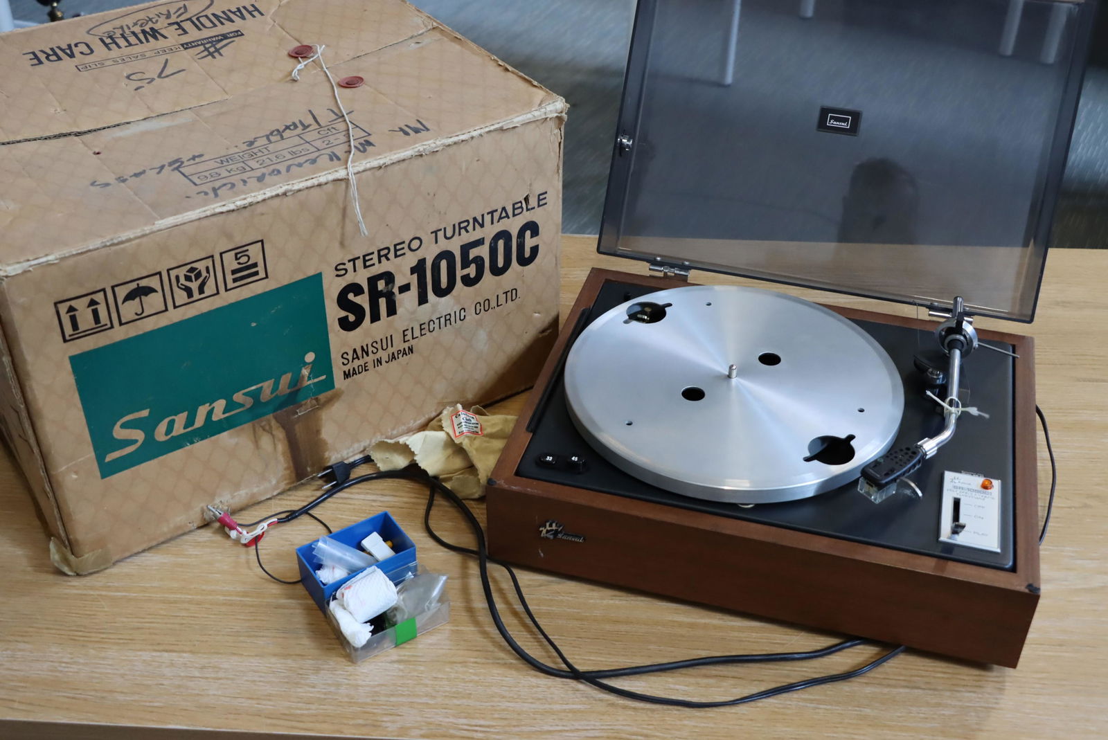 A Sansui SR-1050C Turntable, (1 of 1)