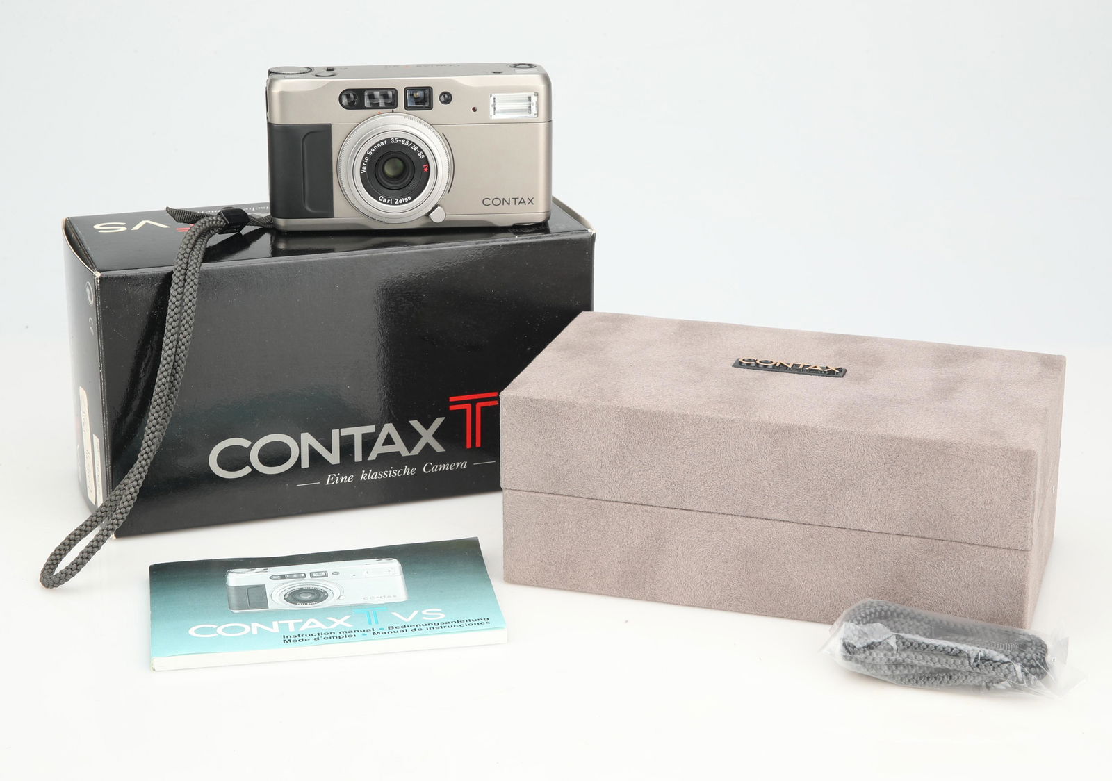 A Contax TVS 35mm Compact Camera, (1 of 1)