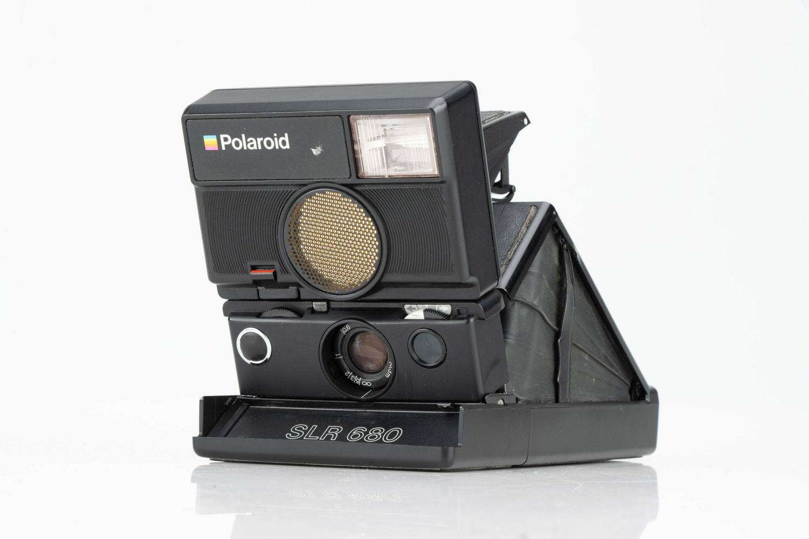 A Polaroid SLR 680 Instant Camera, (1 of 1)