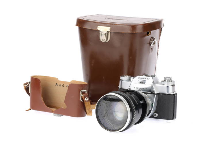 A Voigtlander Bessamatic Cs Slr 35mm Camera