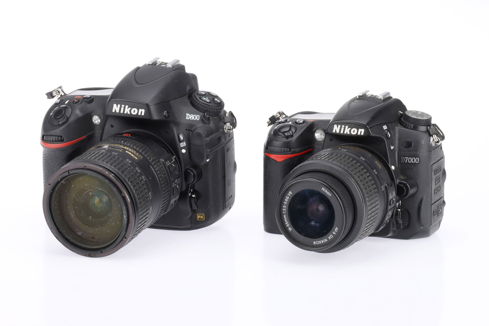 is d7000 a full frame camera