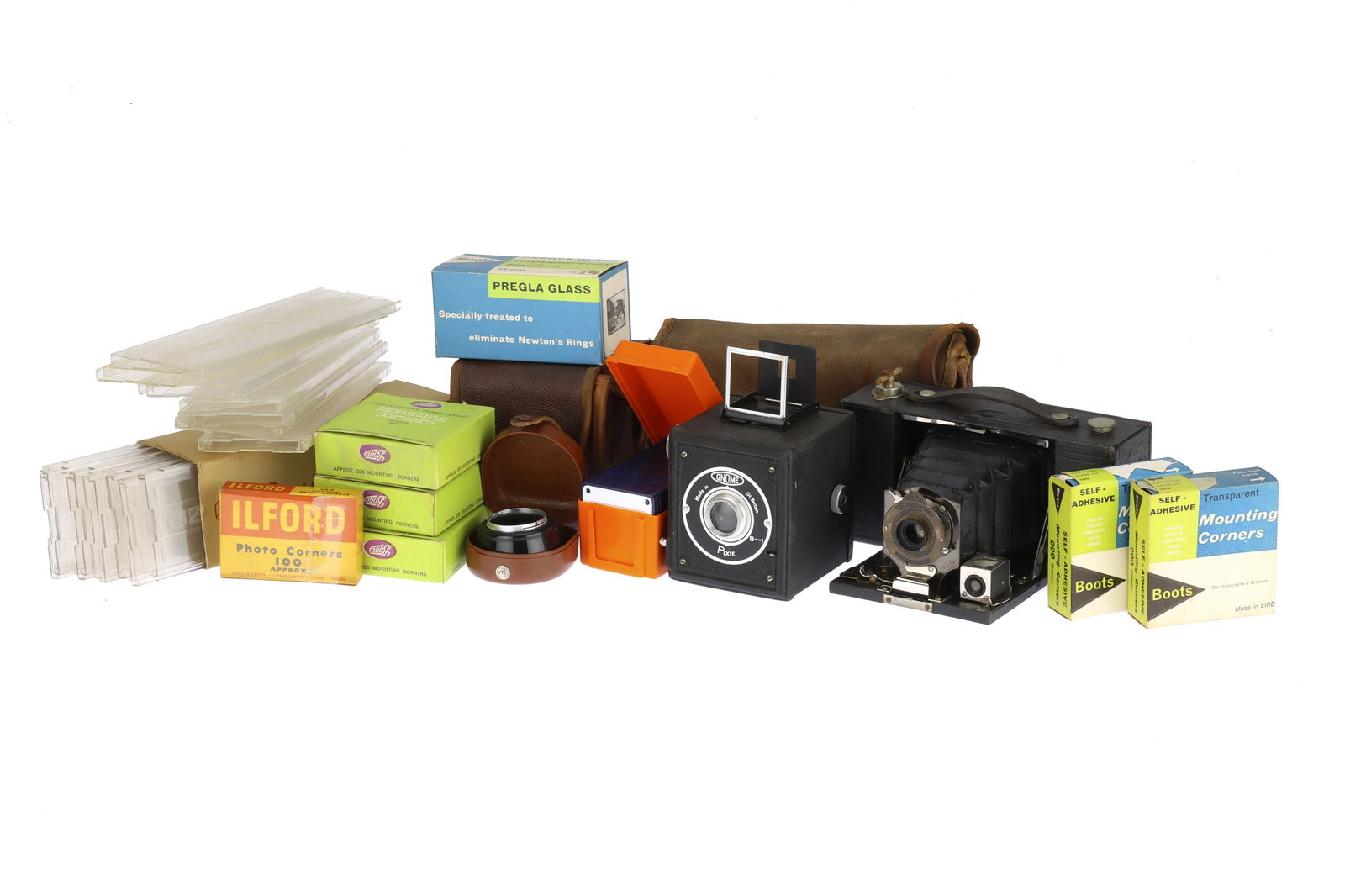 A Kodak Folding Pocket Brownie and Other Items (1 of 1)