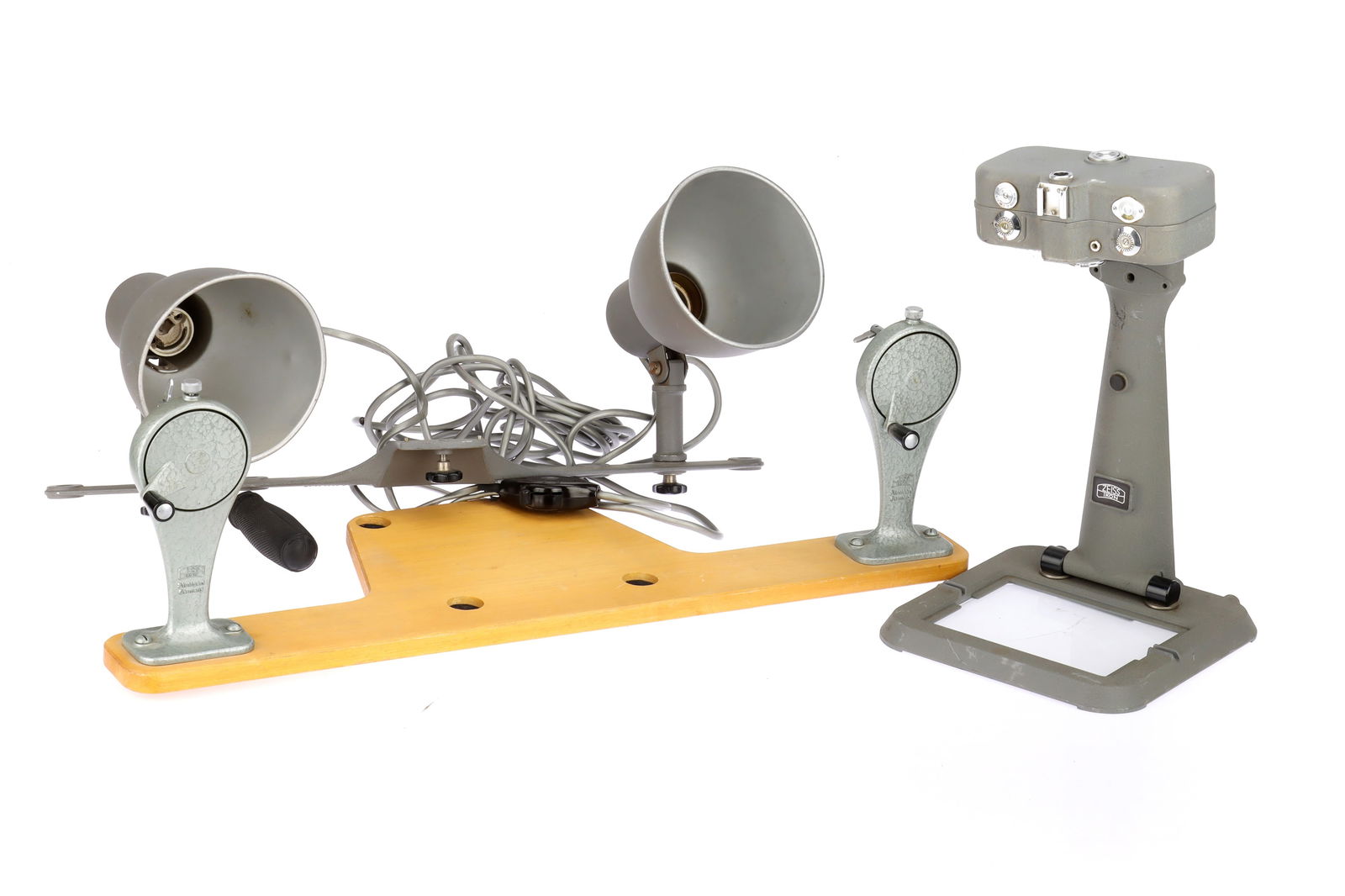 A Zeiss Ikon Movikon 8 Cine Titler and Cine Accessories (1 of 1)