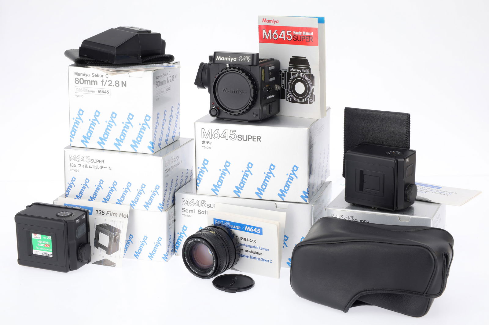 A Mamiya 645 Super Medium Format Camera, (1 of 1)