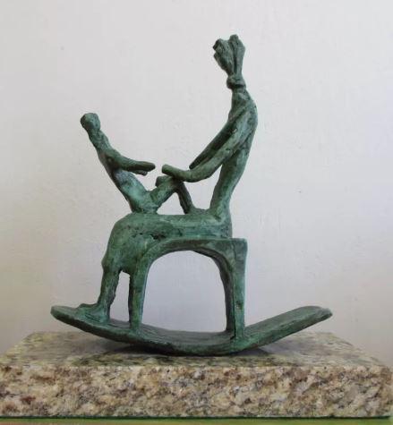 Rocking Bronze Sculpture by Henry Moore: Old recast sculpture is in perfect condition. ITEM DESCRIPTION: TITLE: “MECHEDORA” AUTHOR: HENRY MOORE MATERIAL: BRONZE MEASURES WITHOUT BASE: HEIGHT 25 cm x WIDTH 20 cm x DEPTH 8 cm BASE: WIDTH 2
