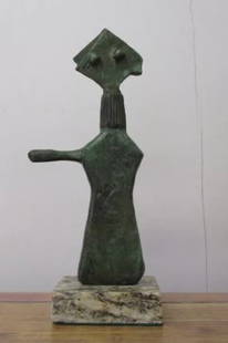 Bronze Sculpture Perche Joan Miro: Old Recast sculpture is in perfect condition.DESCRIPTION OF THE ARTICLE:TITLE: "PERCHE"AUTHOR: JOAN MIROMATERIAL: BRONZEMEASURES WITHOUT BASE: HEIGHT 21 cm x WIDTH 10 cm x DEPTH 3 cmBASE: WIDTH 8 cm X