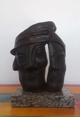 Bronze Sculpture Jose Luis Cuevas Mask: Old Recast sculpture is in perfect condition.DESCRIPTION OF THE ARTICLE:TITLE: "MASK"AUTHOR: JOSE LUIS CUEVASMATERIAL: BRONZEMEASURES WITHOUT BASE: HEIGHT 23 cm x WIDTH 20 cm x DEPTH 7 cmBASE: WIDTH 1