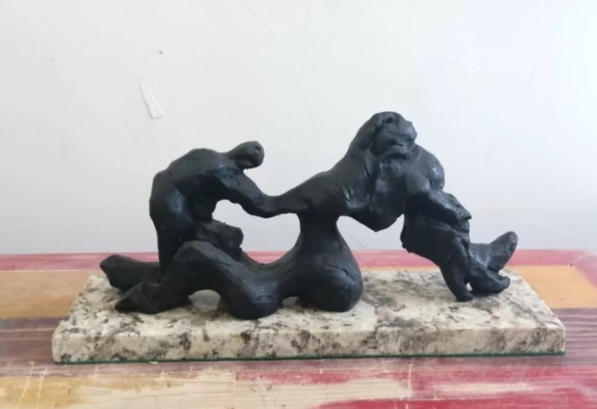 Sculpture in Bronze Love by Jacques Lipchitz: Old recast sculpture is in perfect condition.DESCRIPTION OF THE ARTICLE:TITLE: "LOVE"AUTHOR: JACQUES LIPCHITZMATERIAL: BRONZEMEASURES WITHOUT BASE: HEIGHT 16 cm x WIDTH 25 cm x DEPTH 8 cmBASE: WIDTH 3