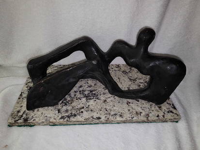 Bronze Sculpture Strut Bridge Henry Moore: Old Recast sculpture is in perfect condition.ITEM DESCRIPTION:TITLE: ?BRIDGE POINT?AUTHOR: HENRY MOOREMATERIAL: BRONZEMEASURES WITHOUT BASE: HEIGHT 16 cm x WIDTH 33 cm x DEPTH 16 cmBASE: WIDTH 36 cm X