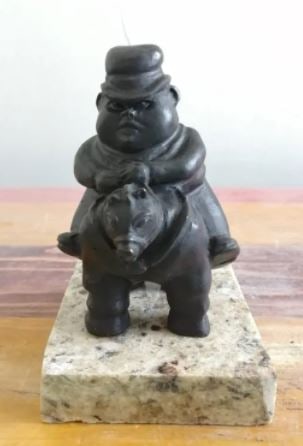 Bronze Sculpture Horseman III By Fernando Botero: Old Recast This sculpture is in perfect condition.ITEM DESCRIPTION:TITLE: "RIDER III"AUTHOR: FERNANDO BOTERO Approx: MEASURES WITH BASE: HEIGHT 12 cm x WIDTH 4cm x DEPTH 9 cm BASE: BRONZE