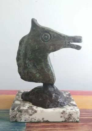 Bronze Horse Sculpture By Georges Braque: Old Recast This sculpture is in perfect condition.ITEM DESCRIPTION:TITLE: ?HORSE?AUTHOR: GEORGES BRAQUEMATERIAL: BRONZEMEASURES WITHOUT BASE: HEIGHT 22 cm x WIDTH 20 cm x DEPTH 11 cmBASE: 18 CM X 13 C