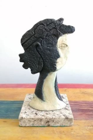 Double Bronze Sculpture By Georges Braque: Old Recast sculpture is in perfect condition.ITEM DESCRIPTION:TITLE: ?DOUBLE?AUTHOR: GEORGES BRAQUEMATERIAL: BRONZEMEASURES WITHOUT BASE: HEIGHT 26 cm x WIDTH 15 cm x DEPTH 6 cmBASE: 15 CM X 13 CM