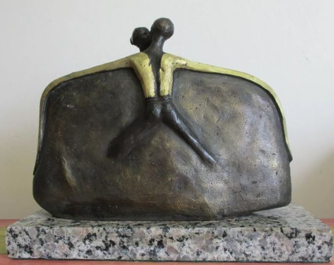 Bronze Sculpture Love by Leopoldo Martell: Old recast sculpture is in perfect condition.ITEM DESCRIPTION:TITLE: "LOVE"AUTHOR: LEOPOLDO MARTELLMATERIAL: BRONZEMEASURES WITHOUT BASE: HEIGHT 22 cm x WIDTH 29 cm x DEPTH 7 cmBASE: WIDTH 30 cm X