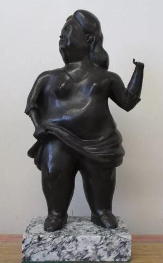 Bronze Sculpture Woman Fernando Botero: Old Recast sculpture is in perfect condition.DESCRIPTION OF THE ARTICLE:TITLE: "Woman"AUTHOR: FERNANDO BOTEROMATERIAL: BRONZEMEASURES WITHOUT BASE: HEIGHT 31 cm x WIDTH 17 cm x DEPTH 11 cmBASE: WIDTH