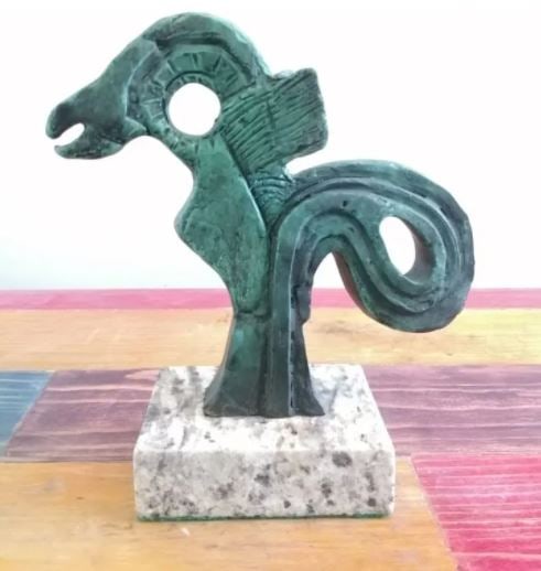Bronze Sculpture Object By Juan Soriano: Old Recast sculpture is in perfect condition.ITEM DESCRIPTION:TITLE: "OBJECT"AUTHOR: JUAN SORIANOMATERIAL: BRONZEMEASURES WITHOUT BASE: HEIGHT 17 cm x WIDTH 18 cm x DEPTH 6 cmBASE: WIDTH 9 cm X DEPTH