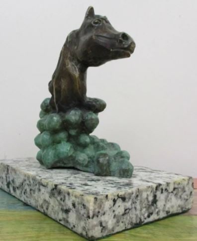 Bronze Sculpture Horse II By Humberto Peraza: Old Recast This sculpture is in perfect condition.ITEM DESCRIPTION:TITLE: ?HORSE II?AUTHOR: HUMBERTO PERAZAMATERIAL: BRONZEMEASUREMENTS WITHOUT BASE: HEIGHT 18 cm x WIDTH 16 cm x DEPTH 10 cmBASE:
