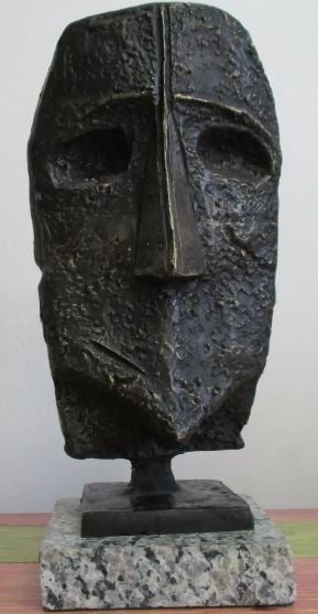 Bronze Sculpture Face Max Ernst: Old Recast sculpture is in perfect condition.ITEM DESCRIPTION:TITLE: ?FACE?AUTHOR: MAX ERNESTMATERIAL: BRONZEMEASURES WITHOUT BASE: HEIGHT 31 cm x WIDTH 15 cm x DEPTH 12 cmBASE: WIDTH 14 cm X DEPTH