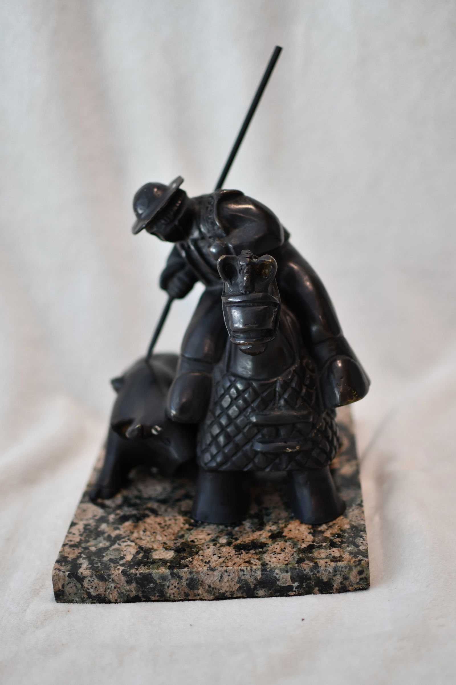 Bronze Sculpture Strut Bridge Henry Moore: Old Recast sculpture is in perfect condition.ITEM DESCRIPTION:TITLE: ?BRIDGE POINT?AUTHOR: HENRY MOOREMATERIAL: BRONZEMEASURES WITHOUT BASE: HEIGHT 16 cm x WIDTH 33 cm x DEPTH 16 cmBASE: WIDTH 36 cm X