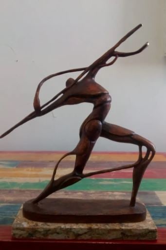 Bronze Sculpture Man By Umberto Boccioni: Old Recast This sculpture is in perfect condition.ITEM DESCRIPTION:TITLE: MANAUTHOR: ALBERTO GIACOMETTIMATERIAL: BRONZEMEASURES WITHOUT BASE: HEIGHT 13 INCH x WIDTH 10 INCH x DEPTH 2.5 INCHBASE: 9