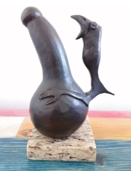 Male Bronze Sculpture By Francisco Toledo: Old Recast is in perfect condition.ITEM DESCRIPTION:TITLE: "MALE"AUTHOR: FRANCISCO TOLEDOMATERIAL: BRONZEMEASUREMENTS WITHOUT BASE: HEIGHT 26 cm x WIDTH 18 cm x DEPTH 13 cmBASE: WIDTH 13 cm X DEPTH